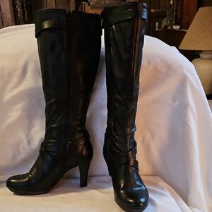 Sleek Black Heeled Women's Boots